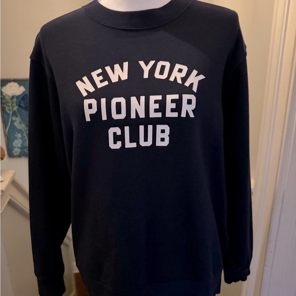 Women’s Gap Sweatshirt - XS - Picture 5 of 5